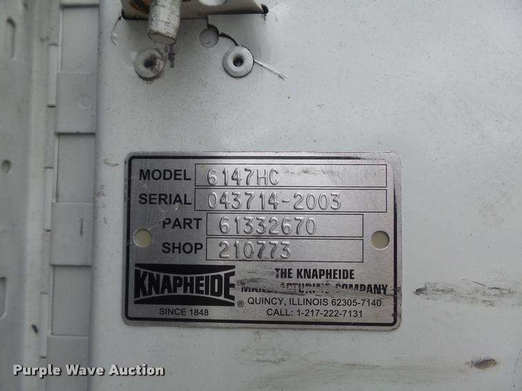 image for item K7629 2004 International 7400 service truck