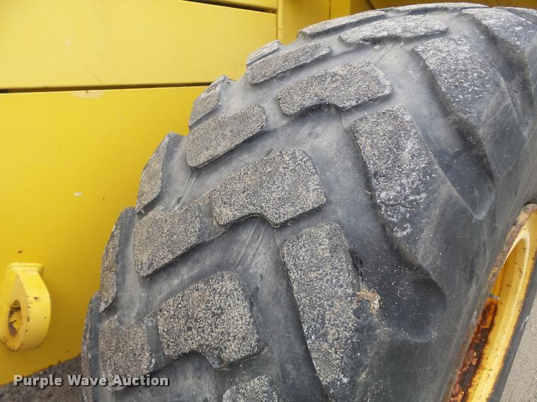 image for item K7631 2001 New Holland LW130 wheel loader