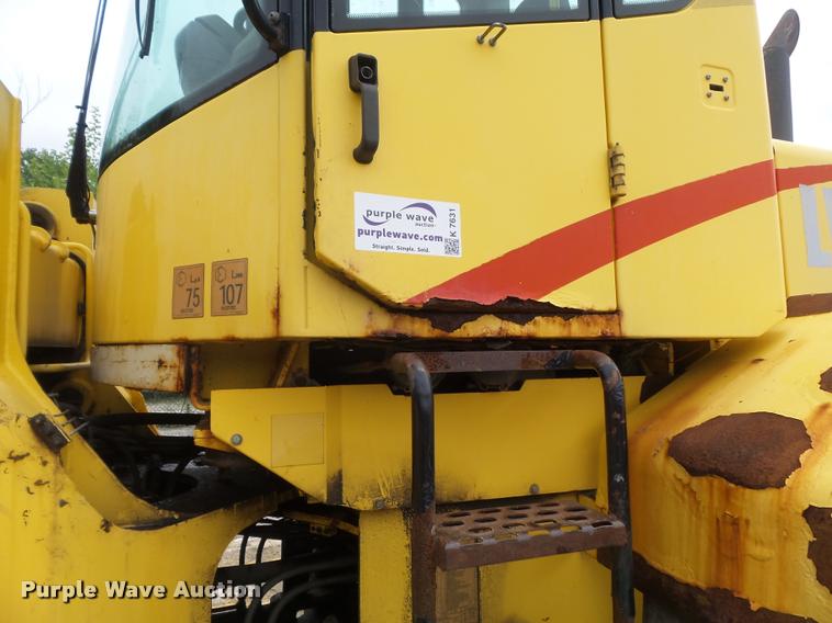 image for item K7631 2001 New Holland LW130 wheel loader