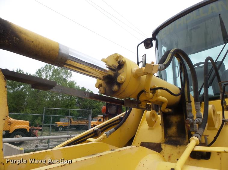 image for item K7631 2001 New Holland LW130 wheel loader