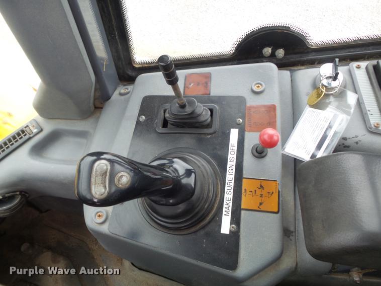 image for item K7631 2001 New Holland LW130 wheel loader