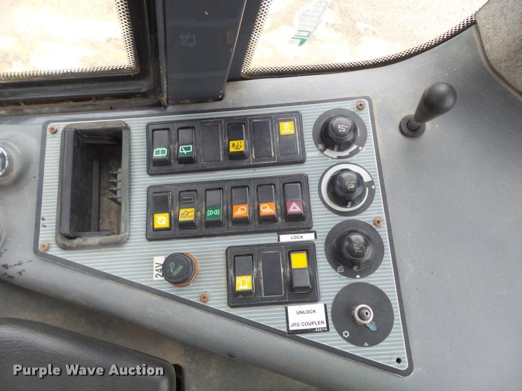 image for item K7631 2001 New Holland LW130 wheel loader