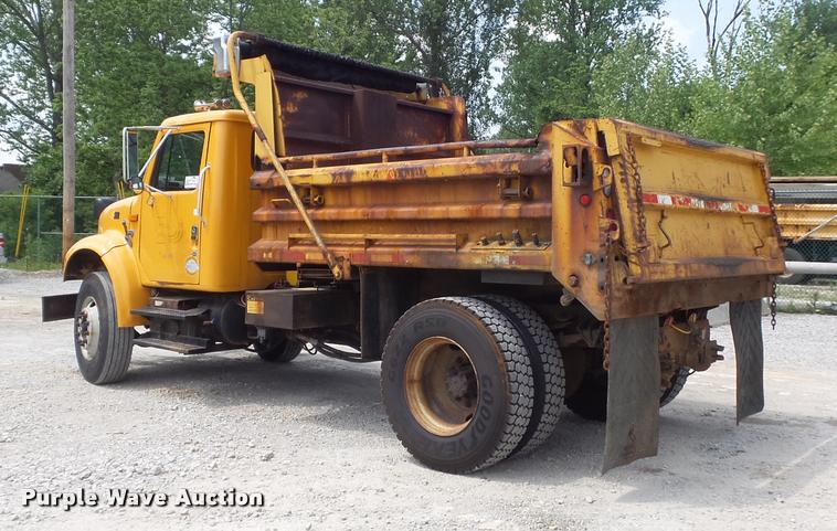 image for item K7632 2000 International 4900 dump truck