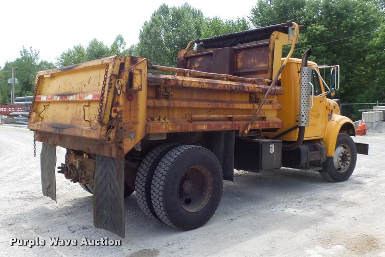 image for item K7632 2000 International 4900 dump truck