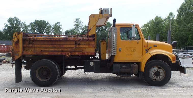 image for item K7632 2000 International 4900 dump truck