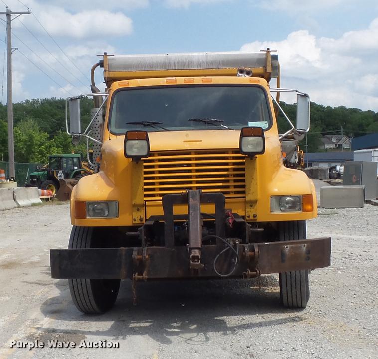 image for item K7632 2000 International 4900 dump truck