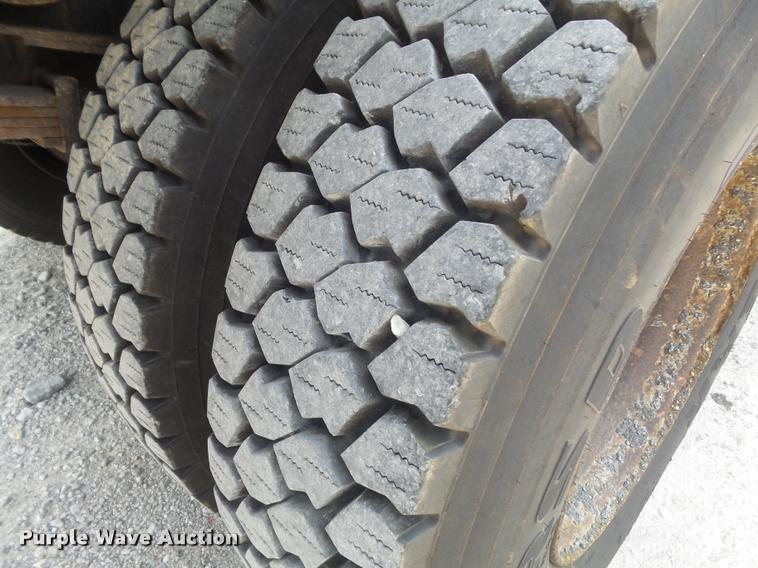 image for item K7632 2000 International 4900 dump truck