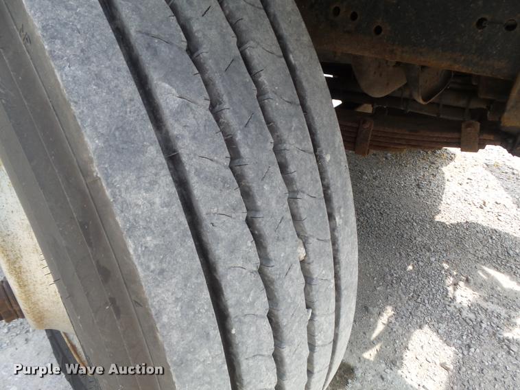 image for item K7632 2000 International 4900 dump truck