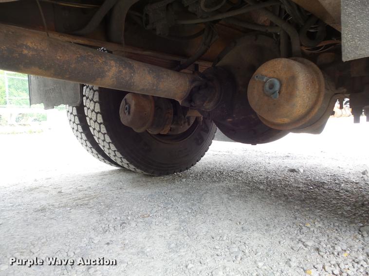 image for item K7632 2000 International 4900 dump truck