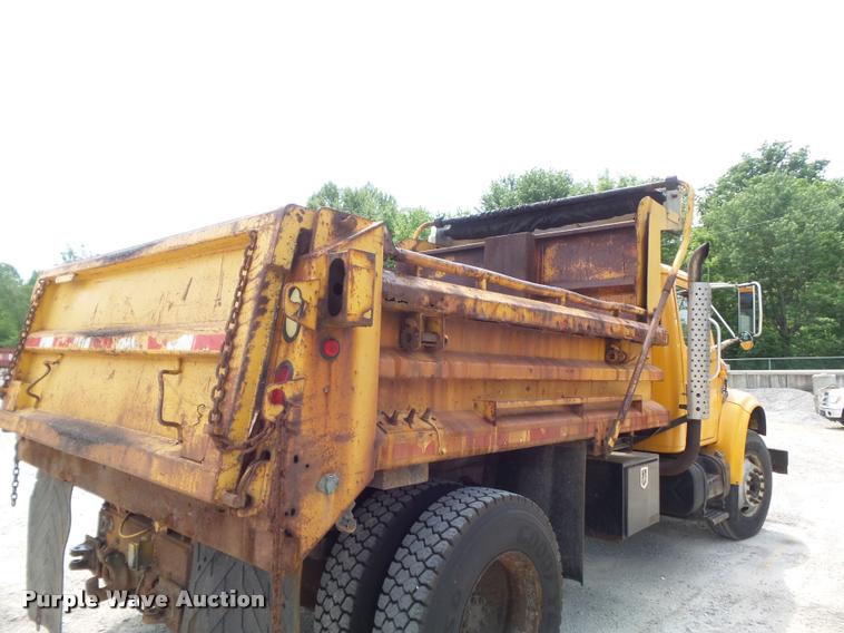 image for item K7632 2000 International 4900 dump truck