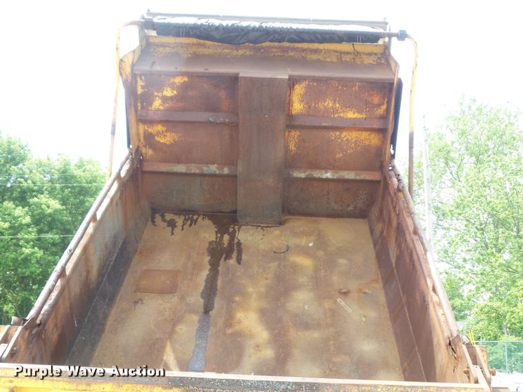 image for item K7632 2000 International 4900 dump truck