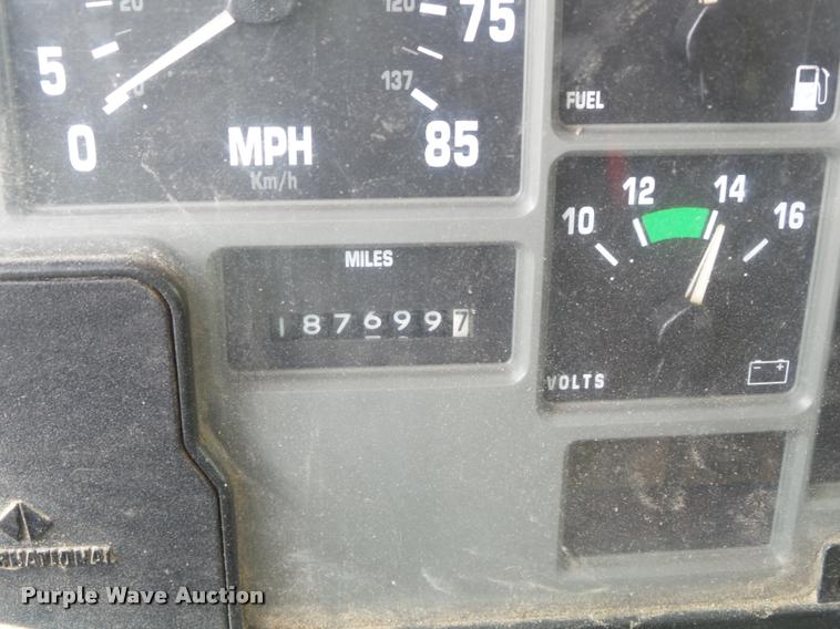 image for item K7632 2000 International 4900 dump truck