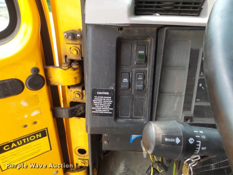 image for item K7632 2000 International 4900 dump truck