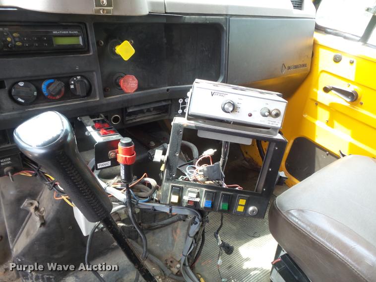 image for item K7632 2000 International 4900 dump truck