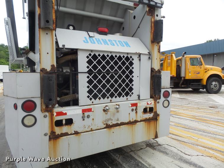 image for item K7633 2003 Johnston 3000 street sweeper