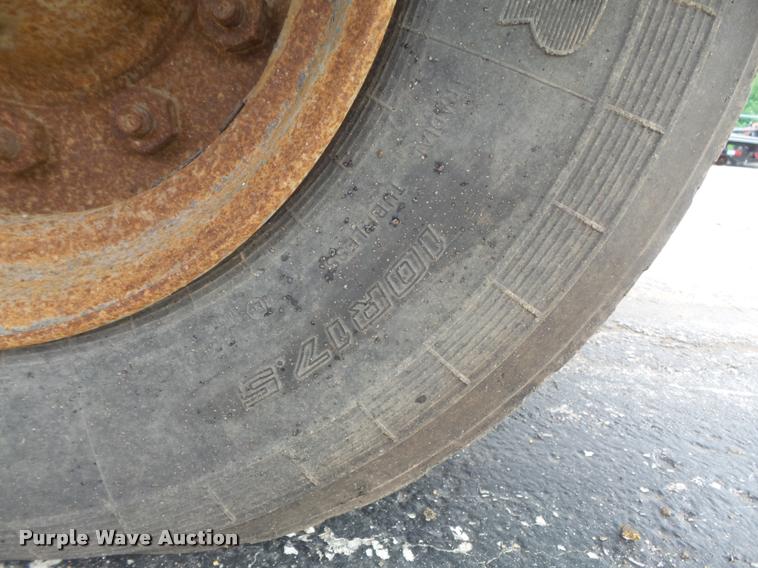 image for item K7633 2003 Johnston 3000 street sweeper