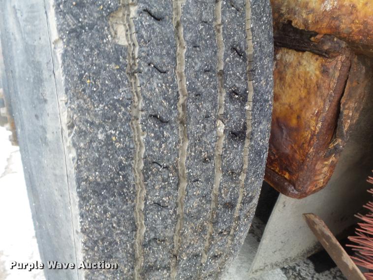 image for item K7633 2003 Johnston 3000 street sweeper