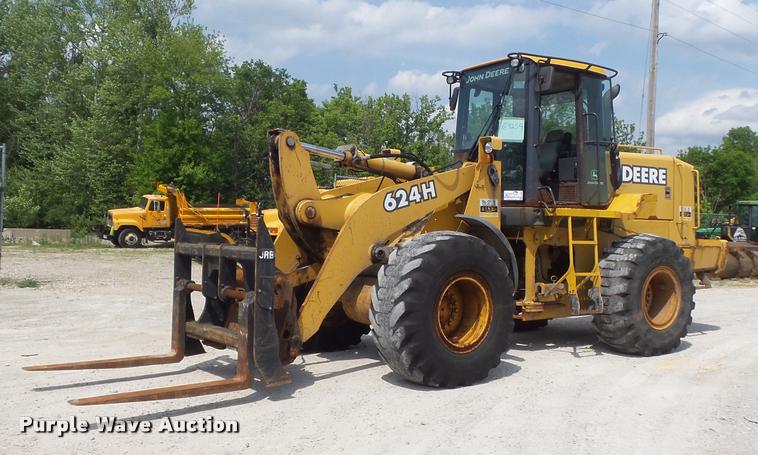 image for item K7636 2003 John Deere 624H wheel loader