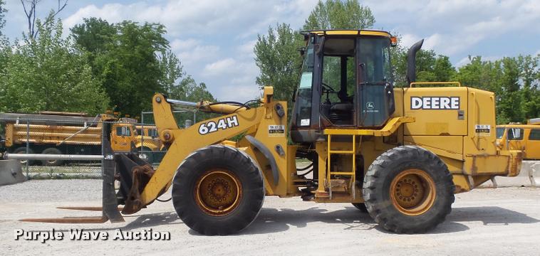 image for item K7636 2003 John Deere 624H wheel loader