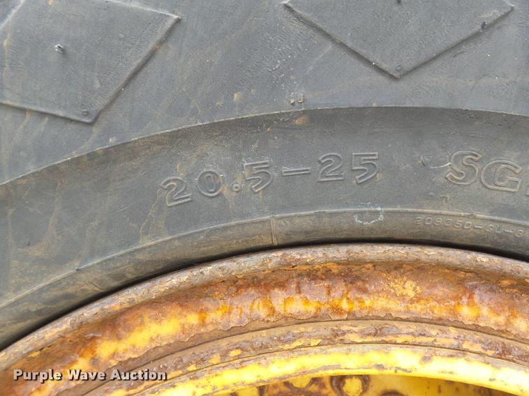 image for item K7636 2003 John Deere 624H wheel loader