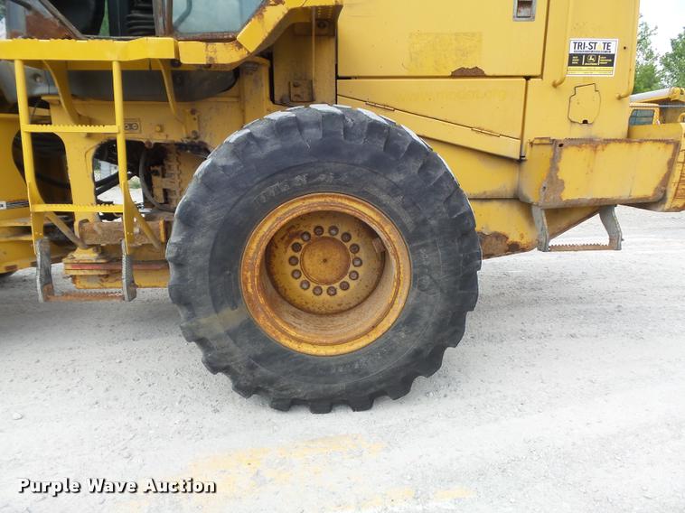 image for item K7636 2003 John Deere 624H wheel loader