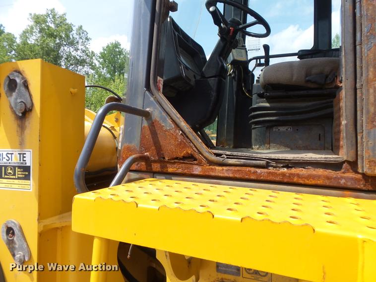 image for item K7636 2003 John Deere 624H wheel loader