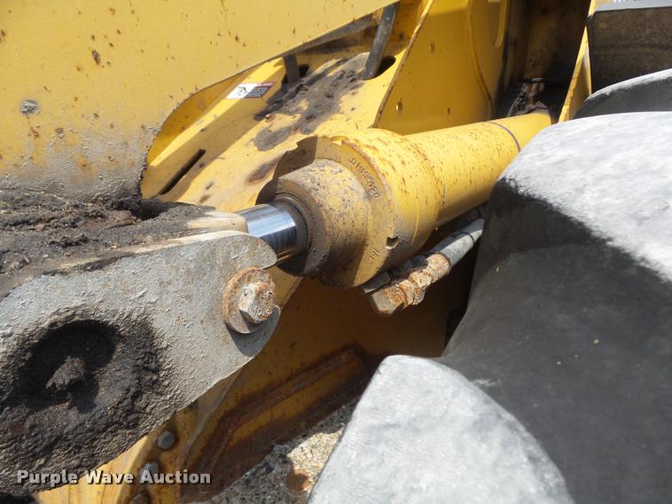 image for item K7636 2003 John Deere 624H wheel loader