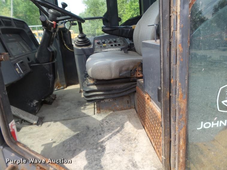 image for item K7636 2003 John Deere 624H wheel loader