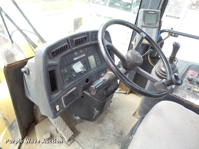 image for item K7636 2003 John Deere 624H wheel loader