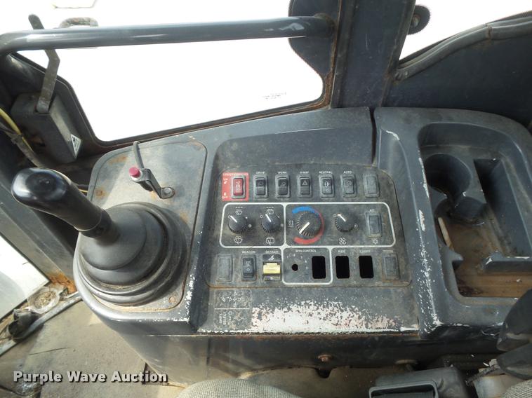 image for item K7636 2003 John Deere 624H wheel loader