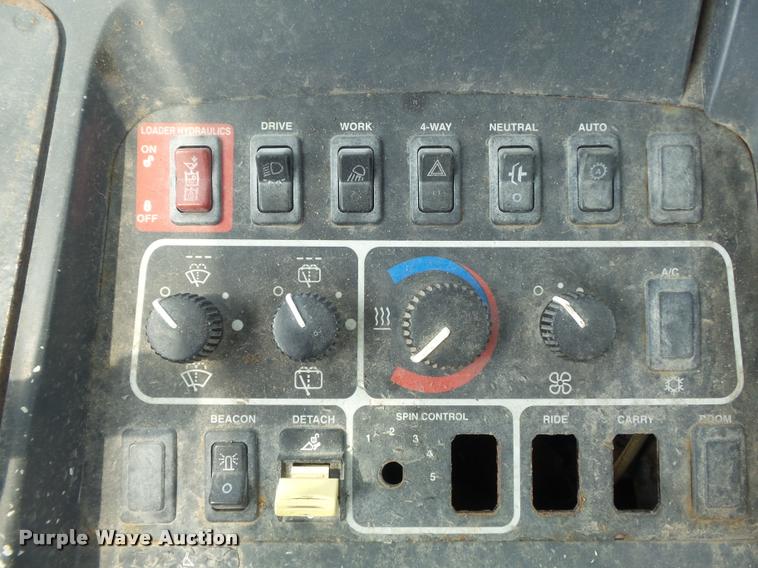 image for item K7636 2003 John Deere 624H wheel loader