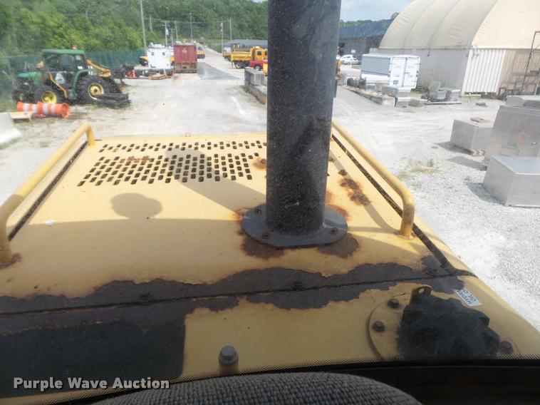 image for item K7636 2003 John Deere 624H wheel loader