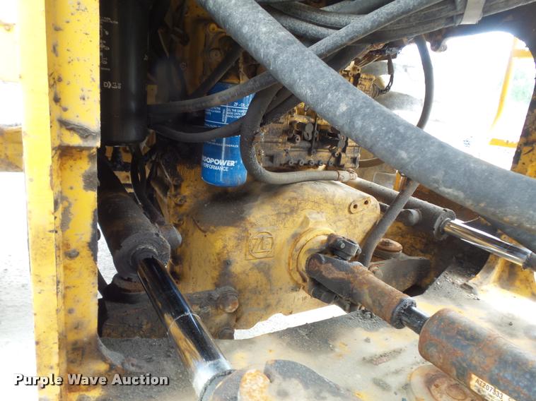 image for item K7636 2003 John Deere 624H wheel loader