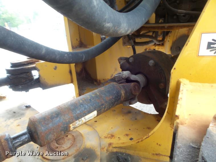 image for item K7636 2003 John Deere 624H wheel loader