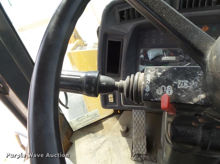 image for item K7636 2003 John Deere 624H wheel loader