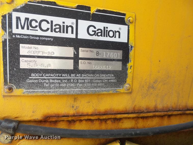 image for item K7638 2002 International 4900 Crew Cab dump truck