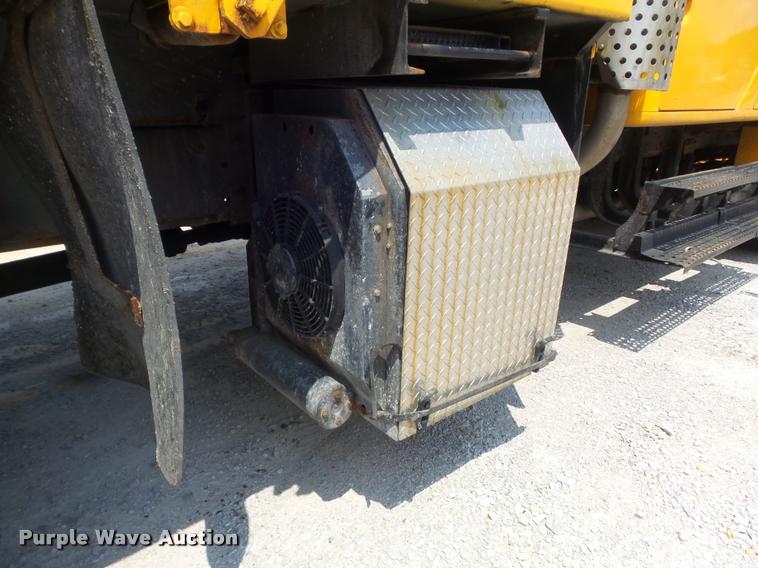 image for item K7638 2002 International 4900 Crew Cab dump truck