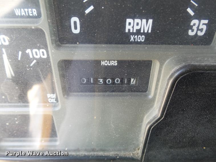 image for item K7638 2002 International 4900 Crew Cab dump truck