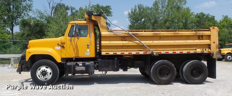 image for item K7639 2002 International F2554 dump truck
