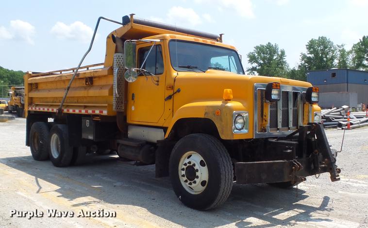 image for item K7639 2002 International F2554 dump truck