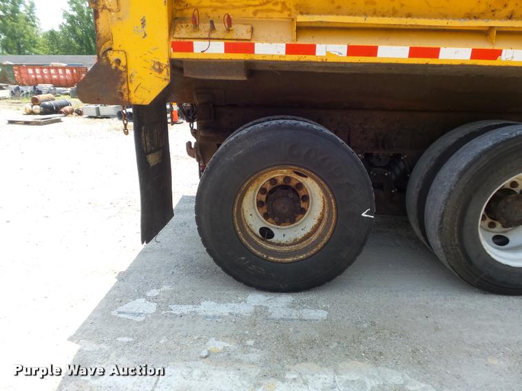 image for item K7639 2002 International F2554 dump truck