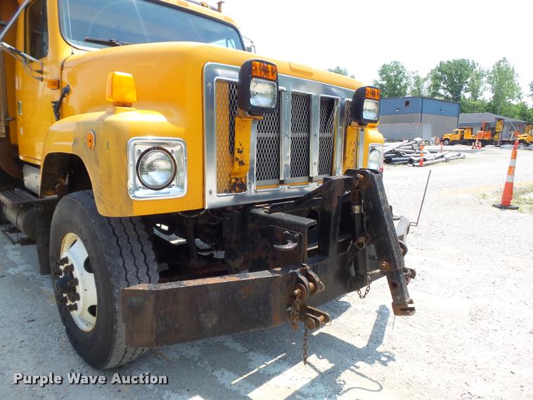 image for item K7639 2002 International F2554 dump truck