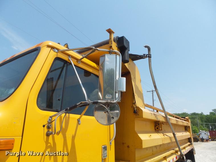 image for item K7639 2002 International F2554 dump truck