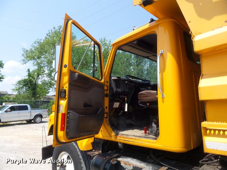 image for item K7639 2002 International F2554 dump truck