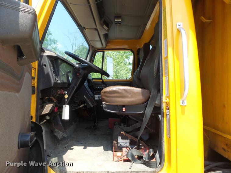 image for item K7639 2002 International F2554 dump truck