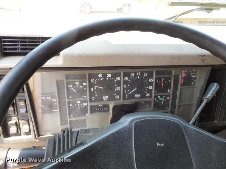 image for item K7639 2002 International F2554 dump truck