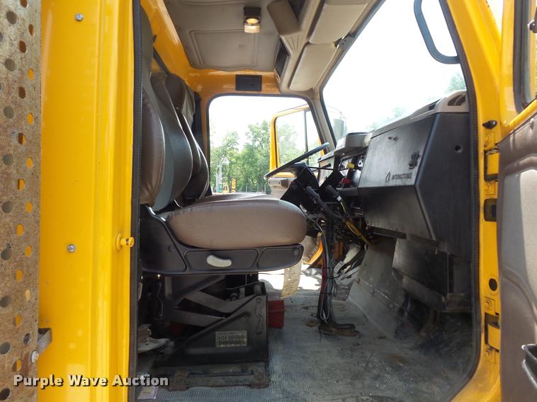 image for item K7639 2002 International F2554 dump truck