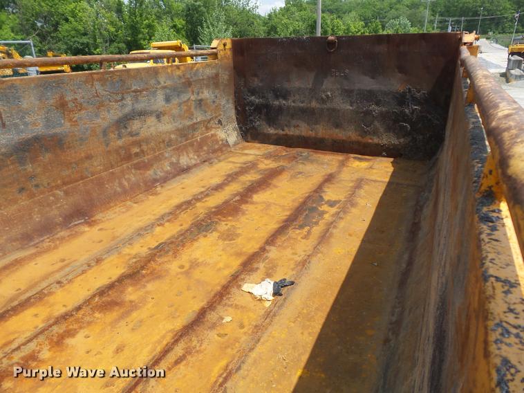 image for item K7639 2002 International F2554 dump truck