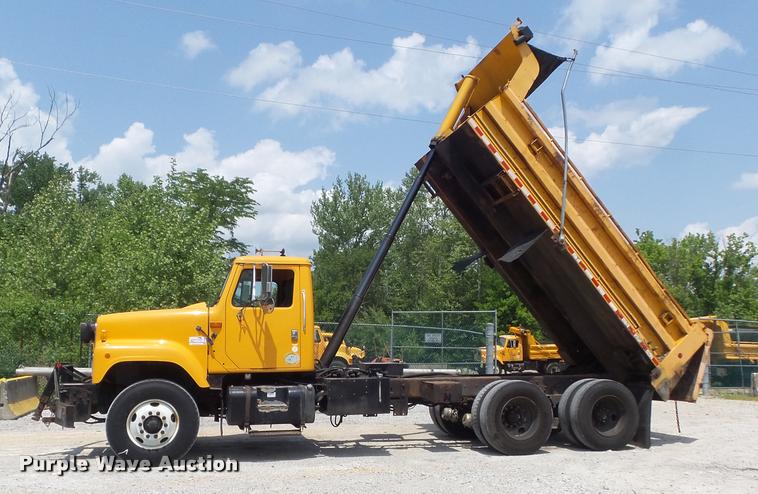 image for item K7639 2002 International F2554 dump truck
