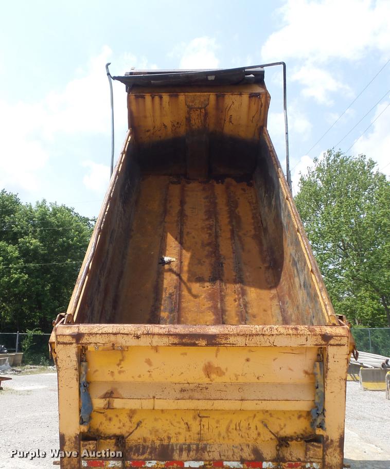 image for item K7639 2002 International F2554 dump truck